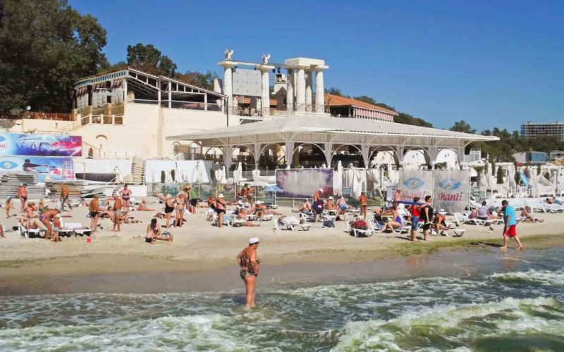 Одеське море: як тепла вода і які небезпеки чекають на вас
